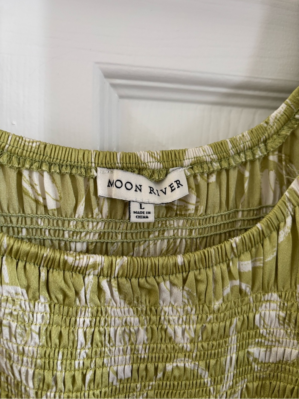 Moon River Olive Green Floral Puff Sleeve Midi Dress - Picture 3 of 9
